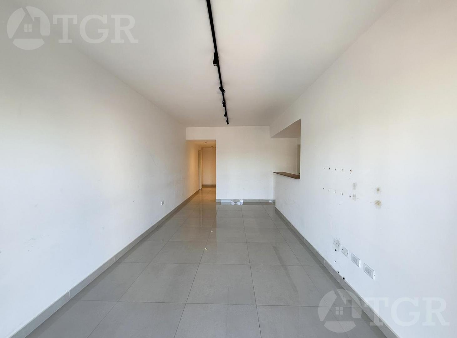 Venta 4 ambientes cochera en Caseros baja expensa