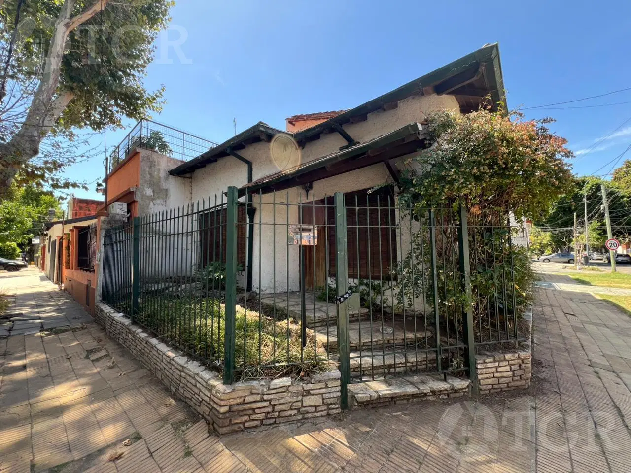 Venta Casa  3 ambientes a Reciclar en Olivos 2