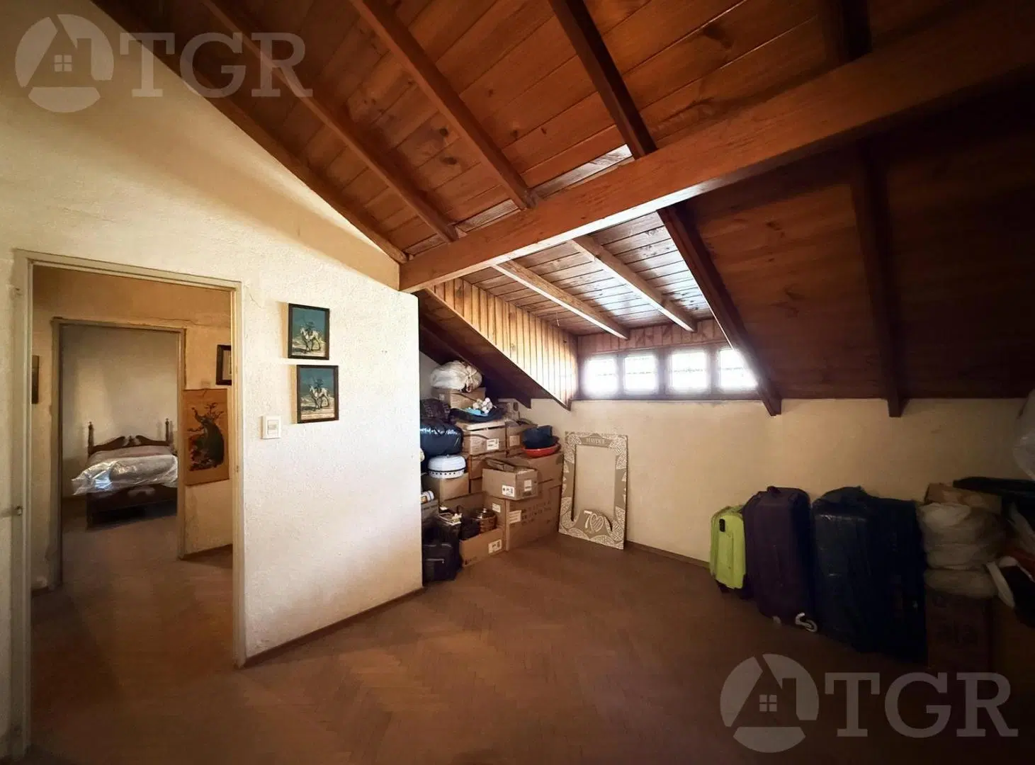 Casa en venta en Monte Grande bien ubicada con parque 5