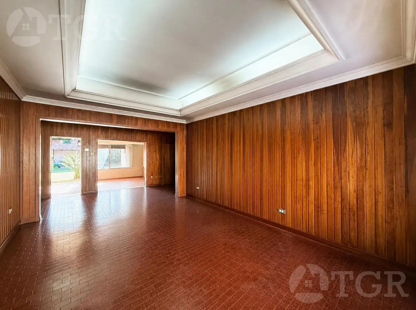 Casa en venta en Monte Grande bien ubicada con parque 3