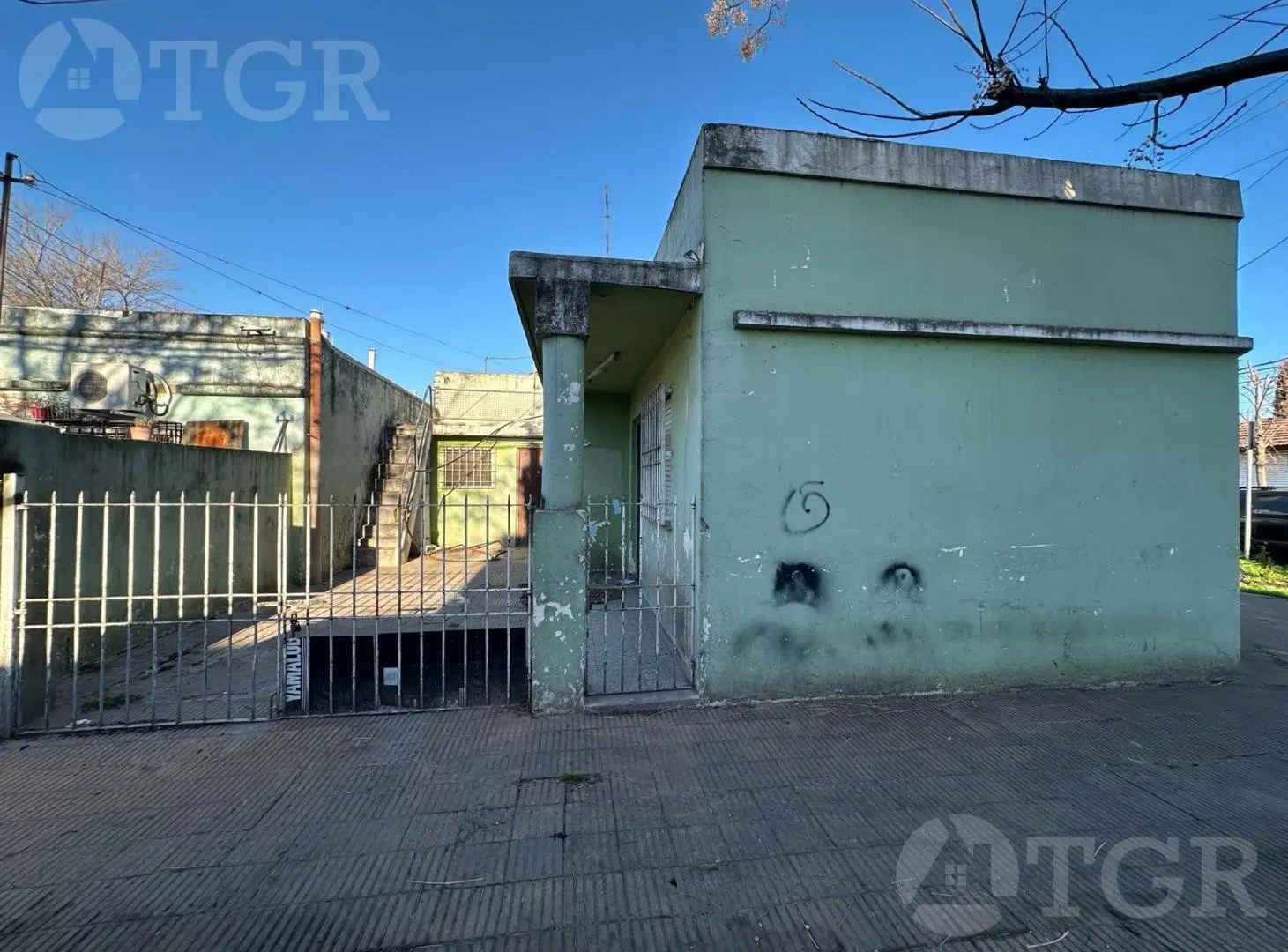 Casa a reciclar en Bella Vista 4