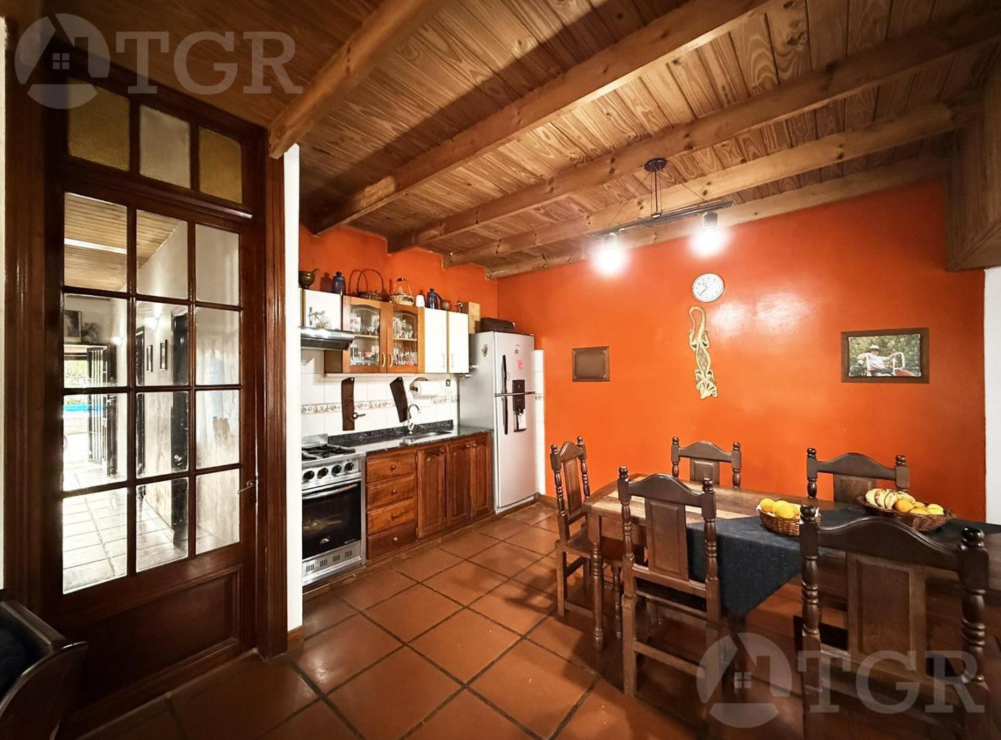 Foto de Venta casa 4 ambientes con jardín, pileta, quincho y cochera en, imagen 4