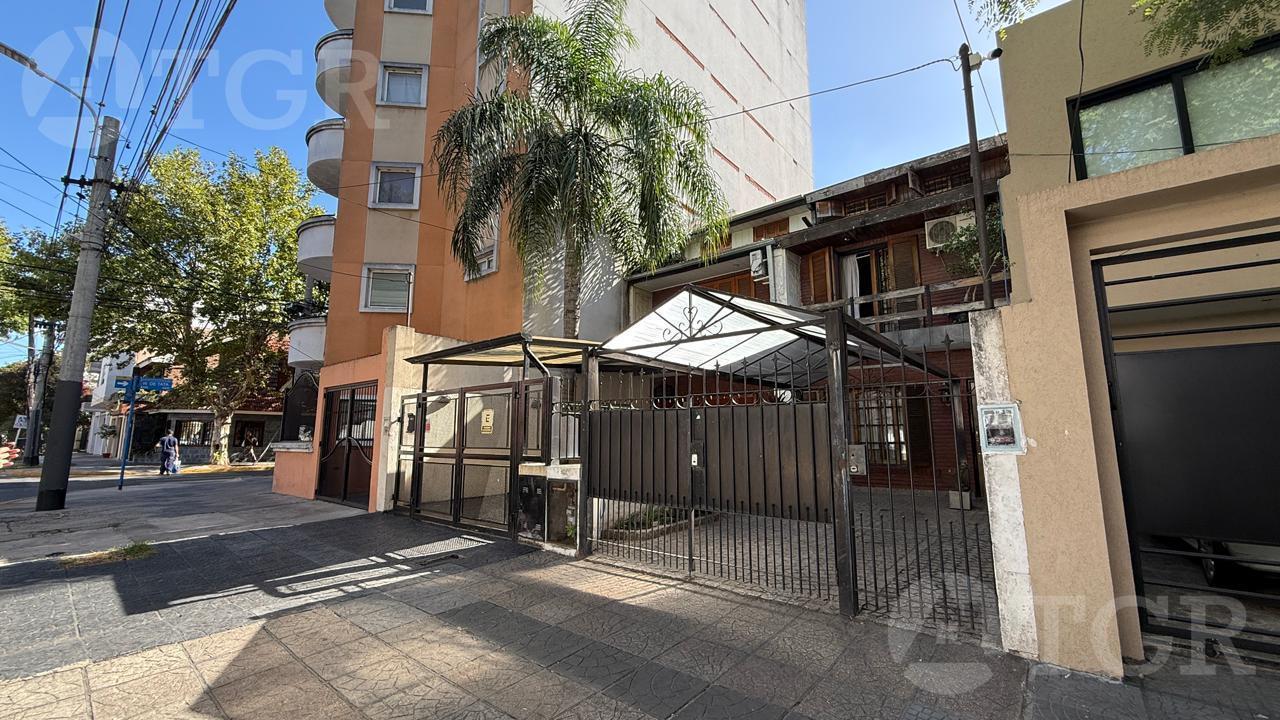 Foto de Triplex en Caseros con cochera y patio, imagen 1