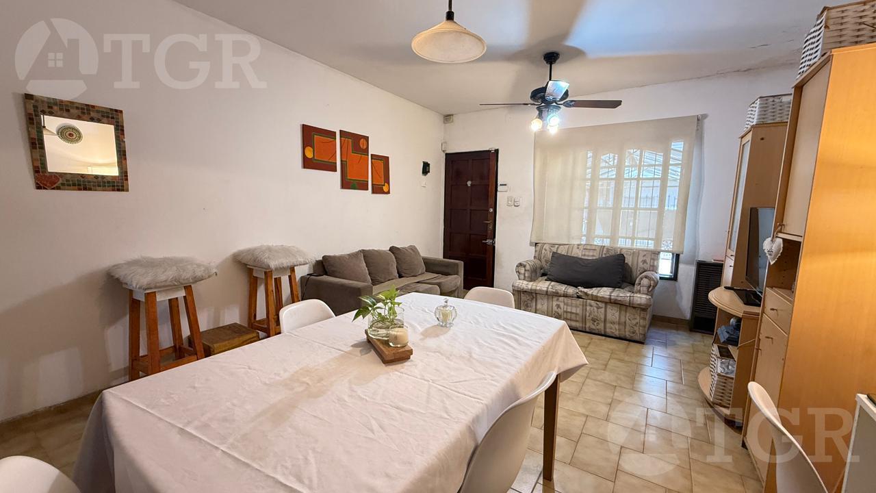 Foto de Triplex en Caseros con cochera y patio, imagen 5