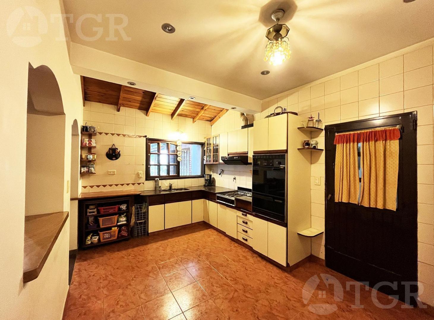 Foto de Venta casa de 6 ambientes en Villa Bosch, imagen 2