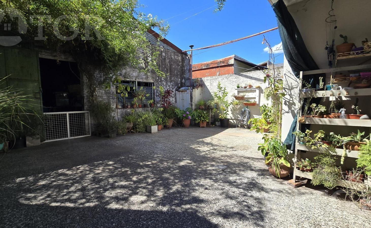 Foto de Casa en venta en Monte Chingolo con tinglado nave industrial gran, imagen 3
