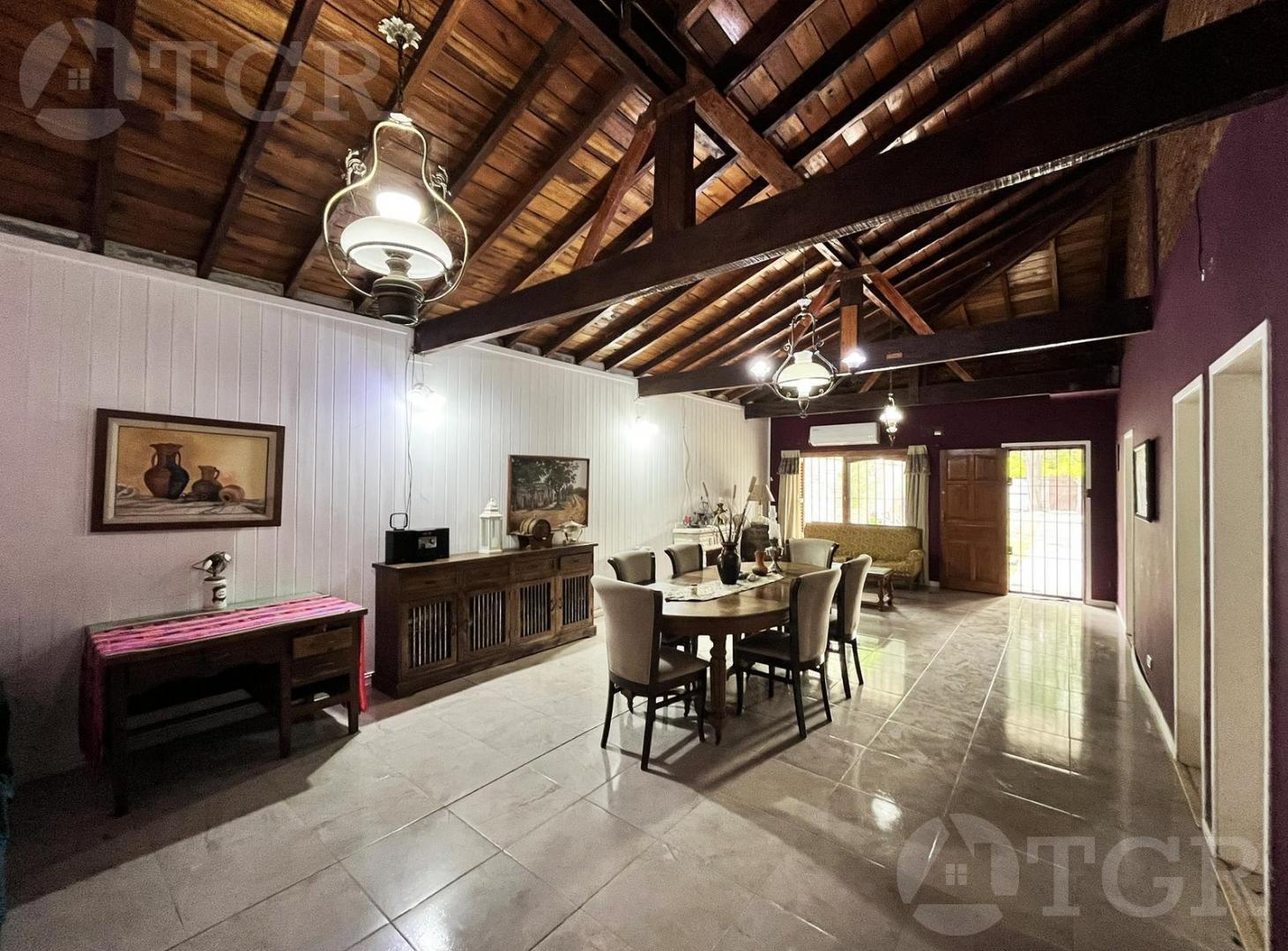Foto de Venta Casa 6 ambientes en General Rodriguez c/ Pileta y Garage, imagen 2