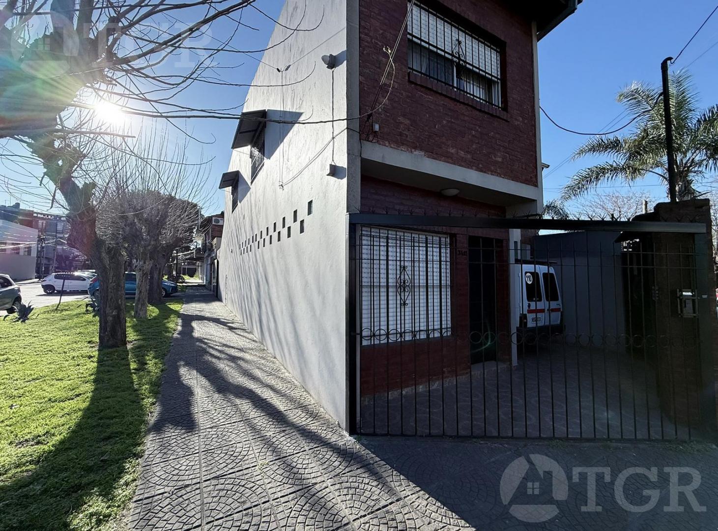 Foto de Venta Casa Multifamiliar en Villa Ballester-PH de 3 y 4 ambientes !, imagen 1
