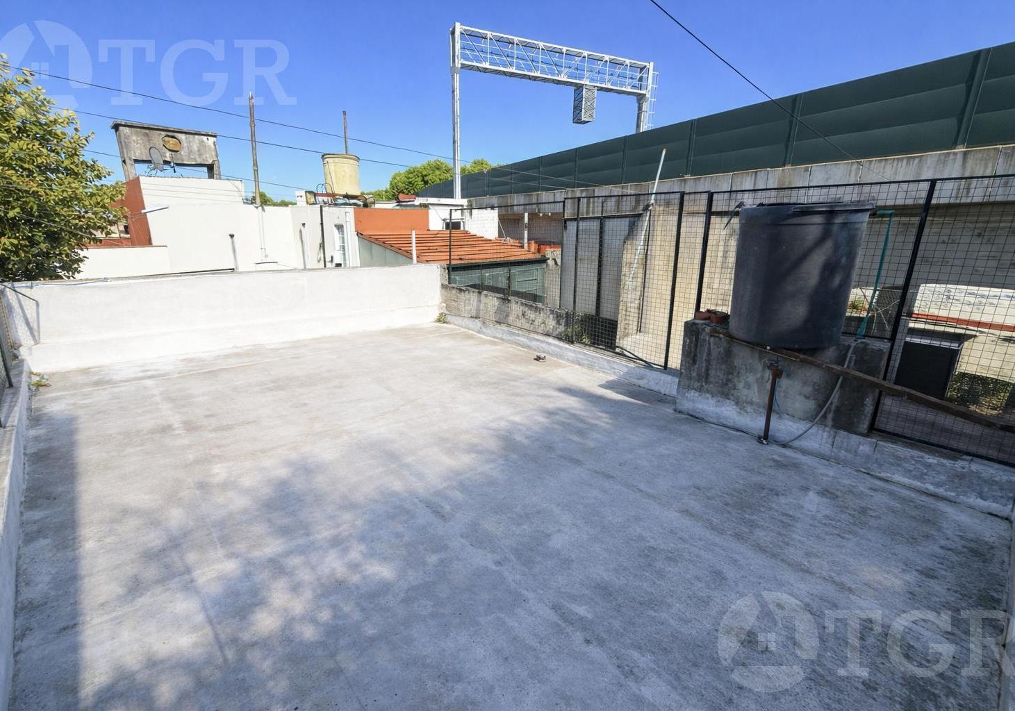 Foto de Venta PH 4 ambientes a reciclar con entrada independiente en Villa, imagen 3