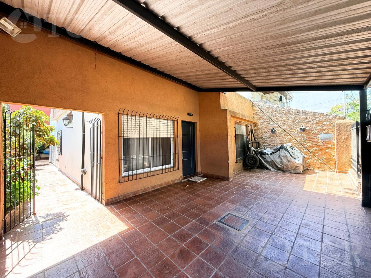 Foto de Venta Casa de 4 ambientes en Jose León Suarez, imagen 1