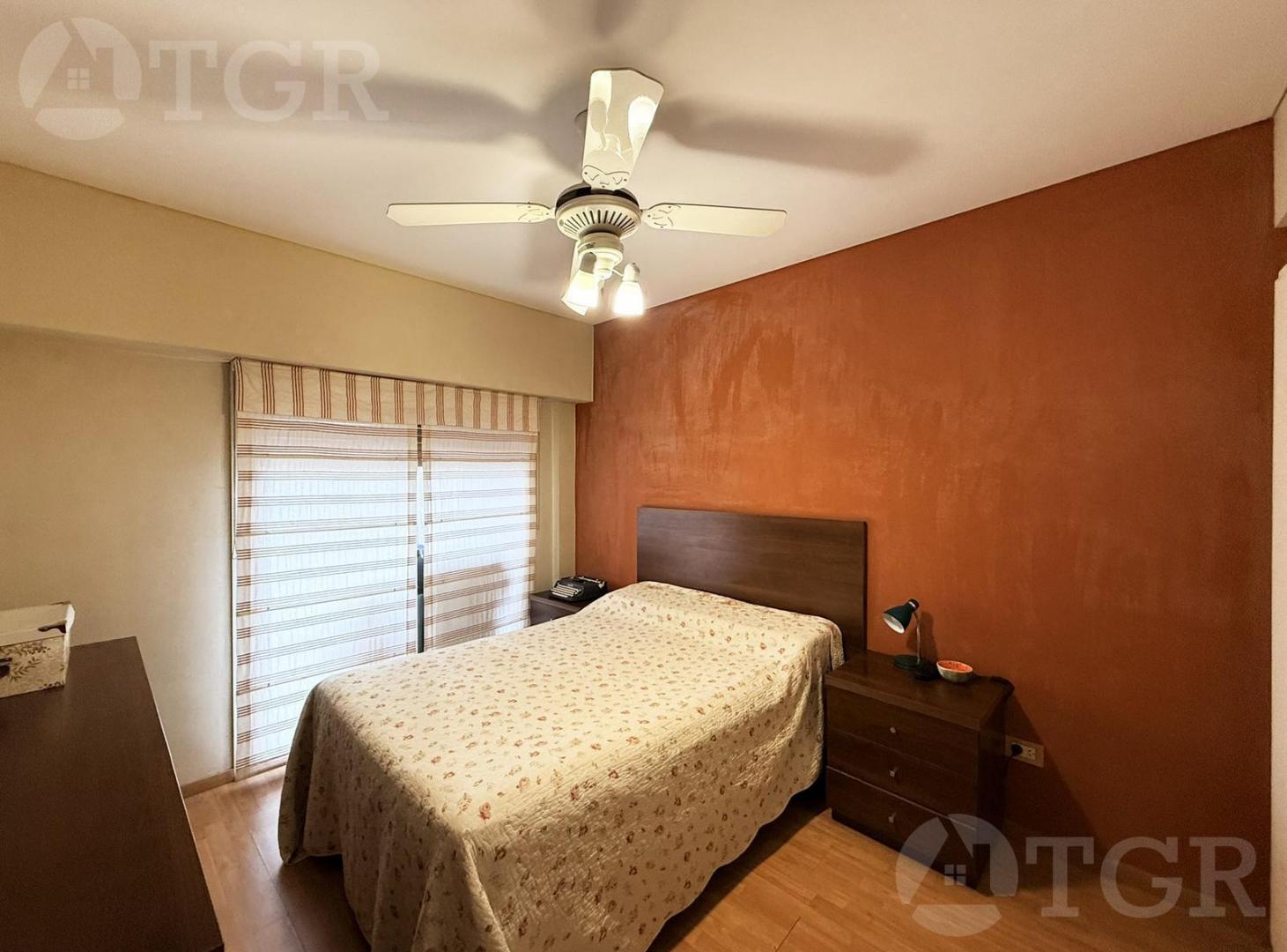 Foto de Venta Departamento 4 ambientes con cochera en Lanús Oeste, imagen 3