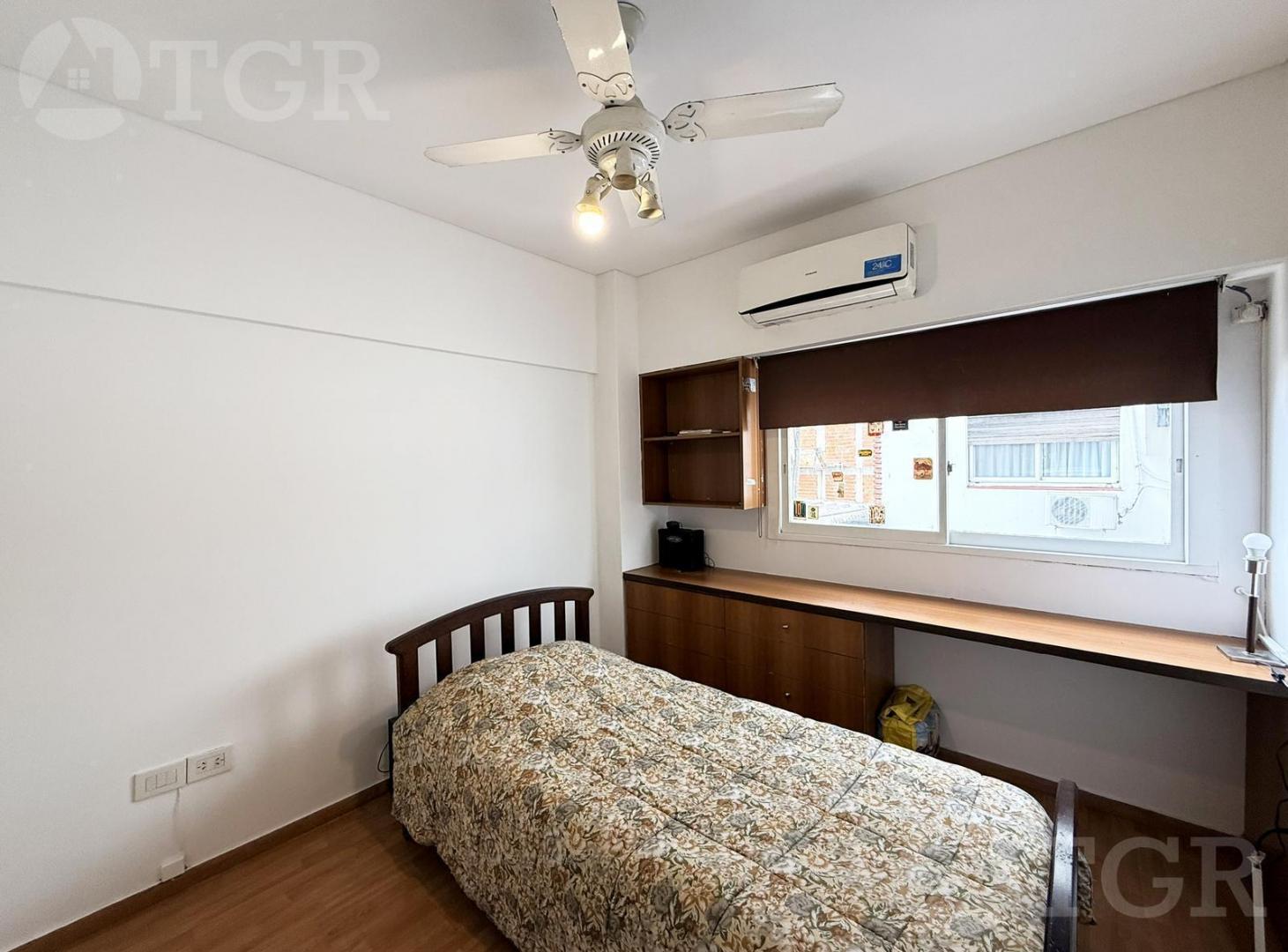 Foto de Venta Departamento 4 ambientes con cochera en Lanús Oeste, imagen 2