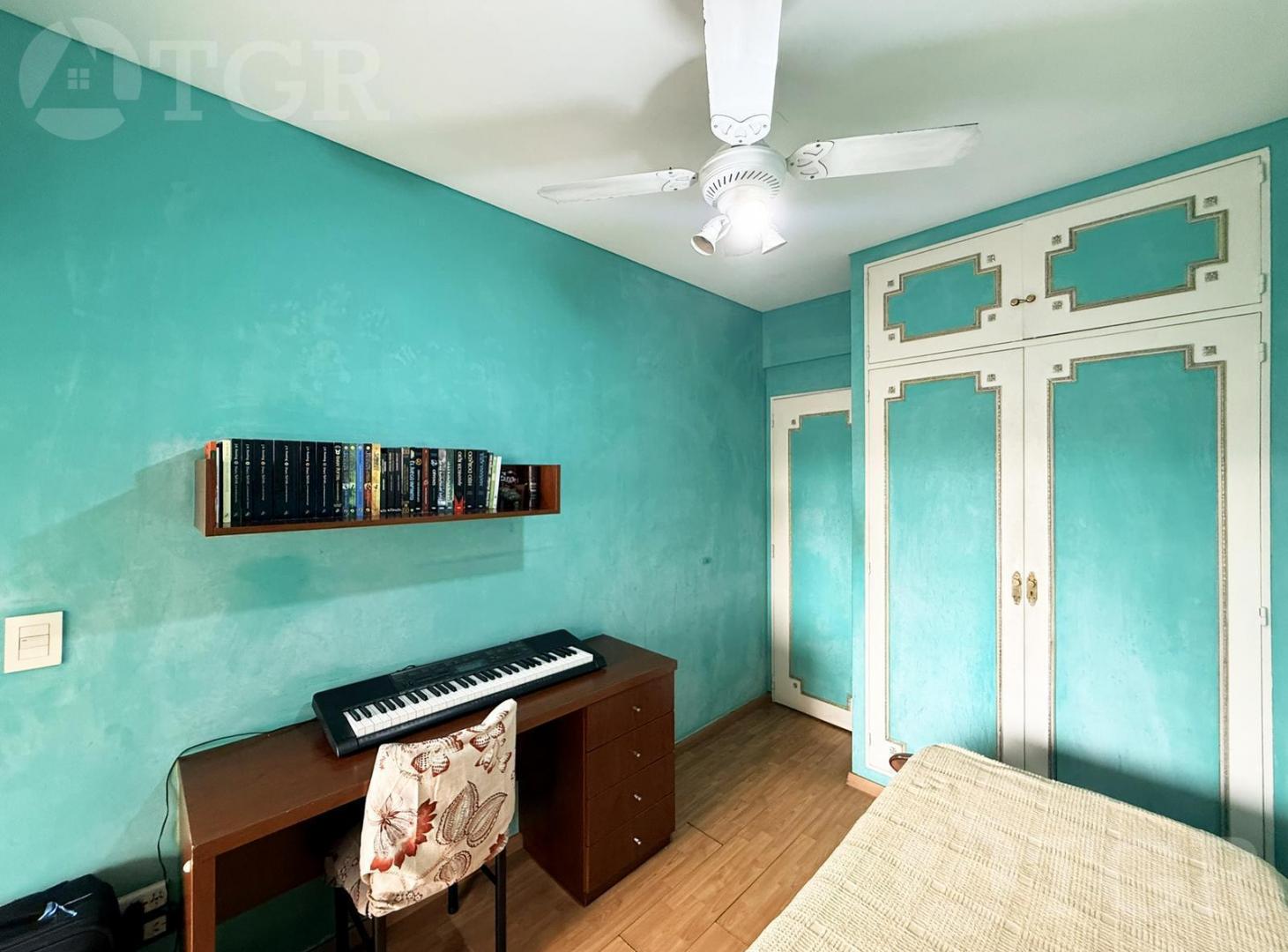 Foto de Venta Departamento 4 ambientes con cochera en Lanús Oeste, imagen 1