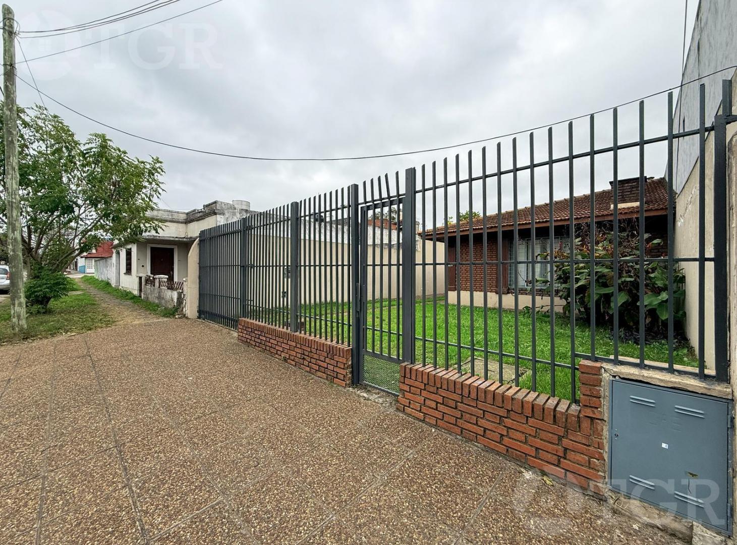 Foto de Venta Casa de 4 ambientes con Quincho y Cochera en Palomar, imagen 3