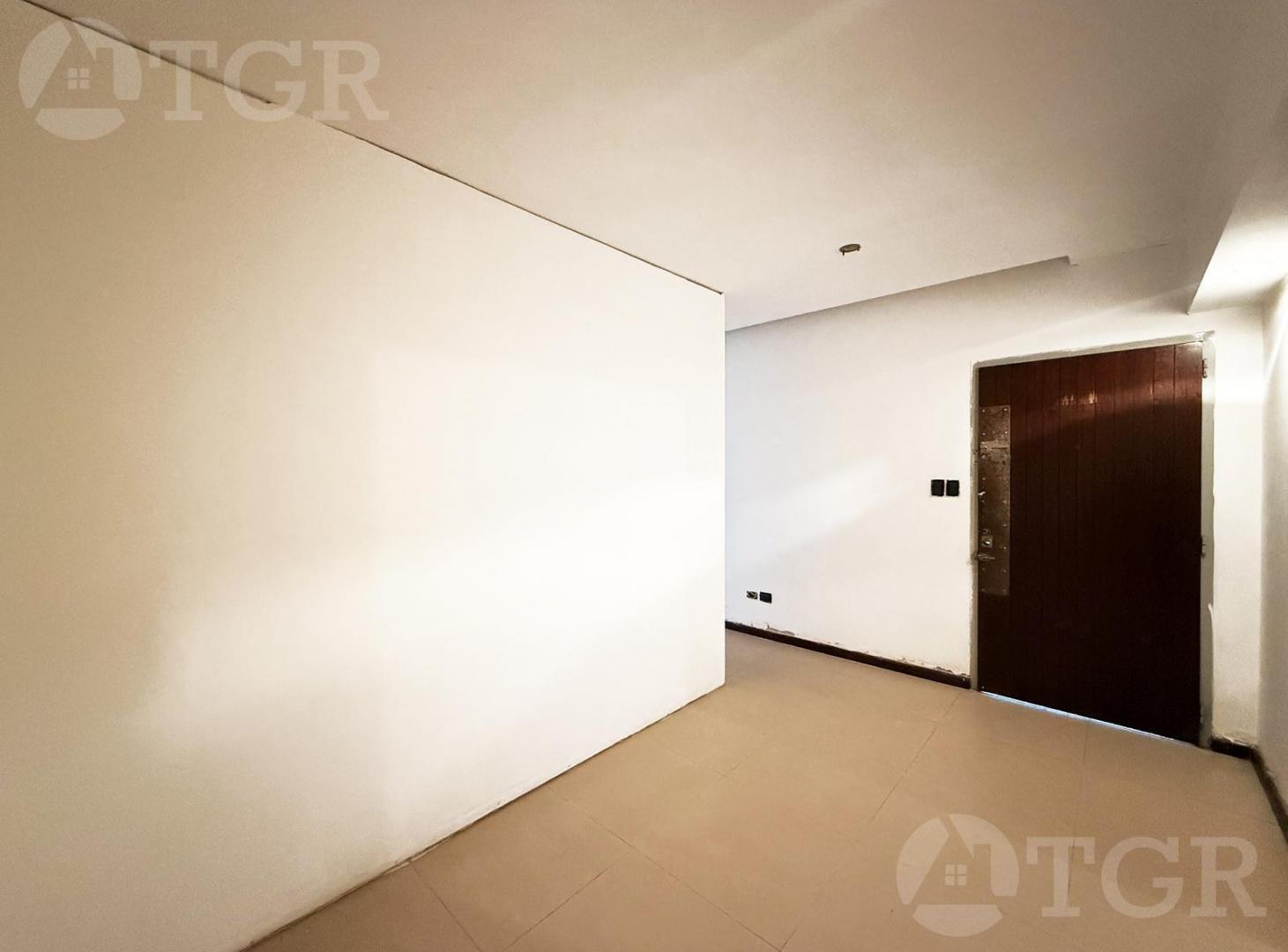 Foto de Venta Casa de 4 ambientes con Quincho y Cochera en Palomar, imagen 5