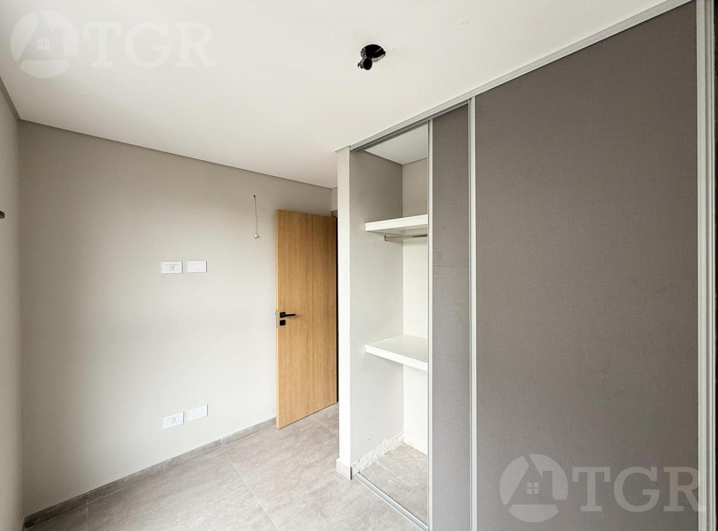 Foto de Venta Departamento 5 ambientes en Lanús Oeste, imagen 5