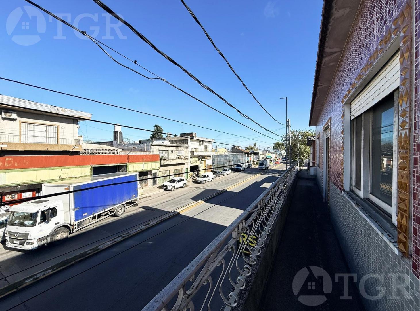 Foto de Venta PH 4 ambientes en Hurlingham con terraza propia, imagen 3