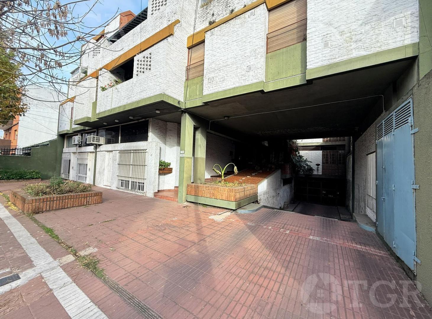Foto de Venta Departamento 3 ambientes Duplex, en Villa Sarmiento, imagen 1