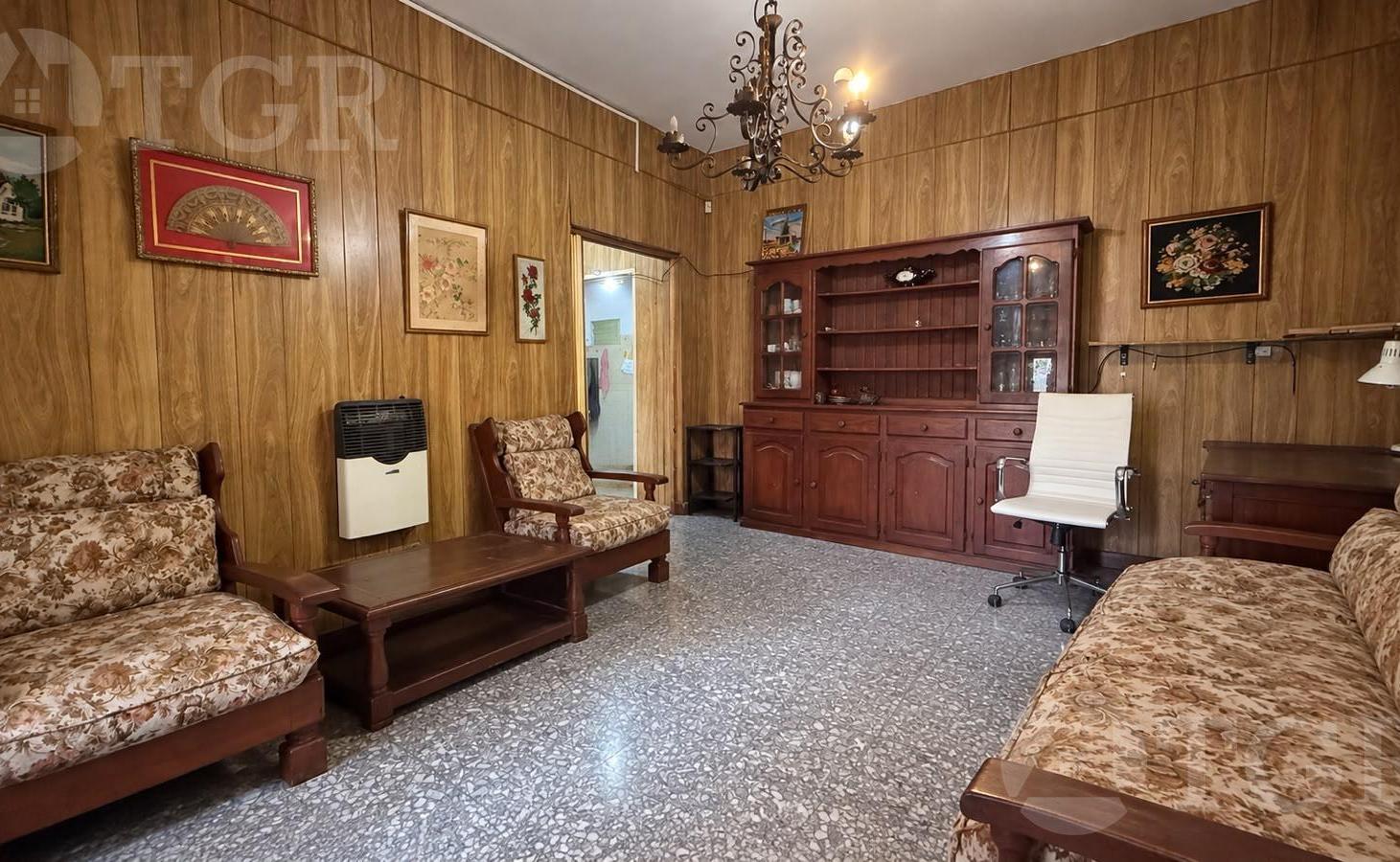 Foto de Casa con patio, cochera y terraza en Caseros, imagen 5