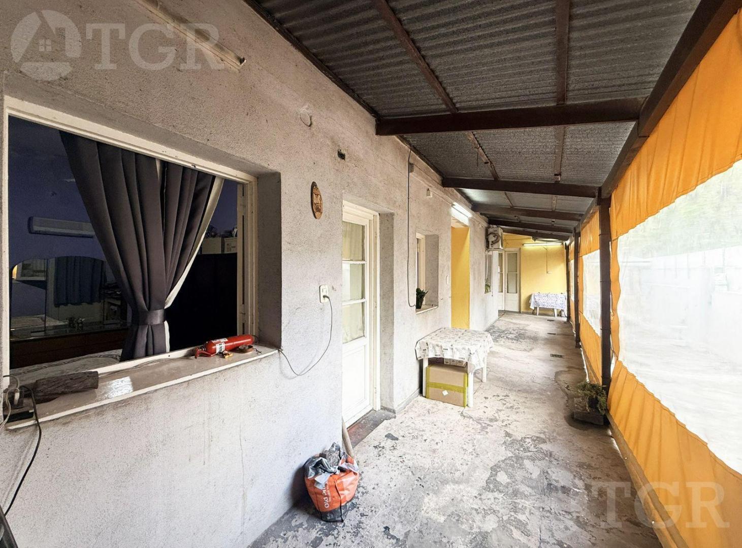 Foto de Casa - Flores Sur, imagen 1