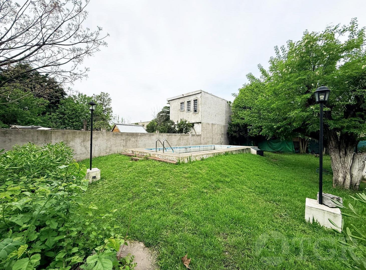 Foto de Venta Casa Quinta de 400m2 con Piscina en Marcos Paz, imagen 1