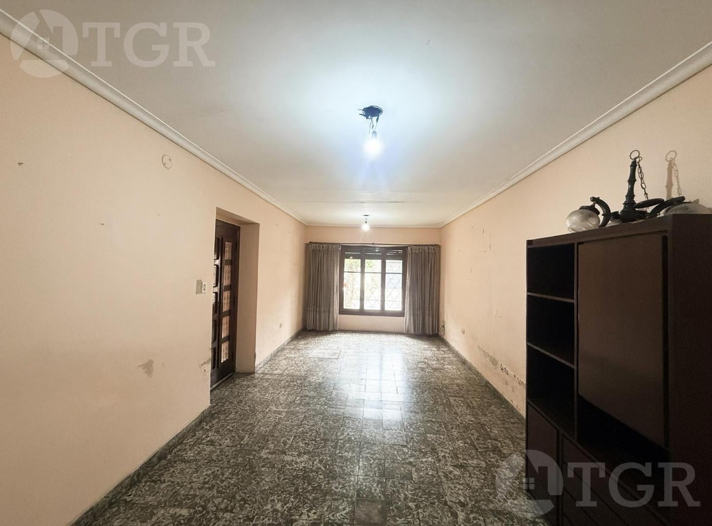 Foto de Venta Casa de 4 ambientes con cochera y quincho en Pablo podestad APTO, imagen 2