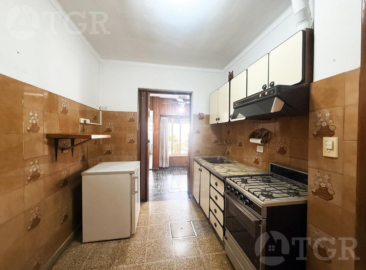 Foto de Venta Casa de 4 ambientes con cochera y quincho en Pablo podestad APTO, imagen 4