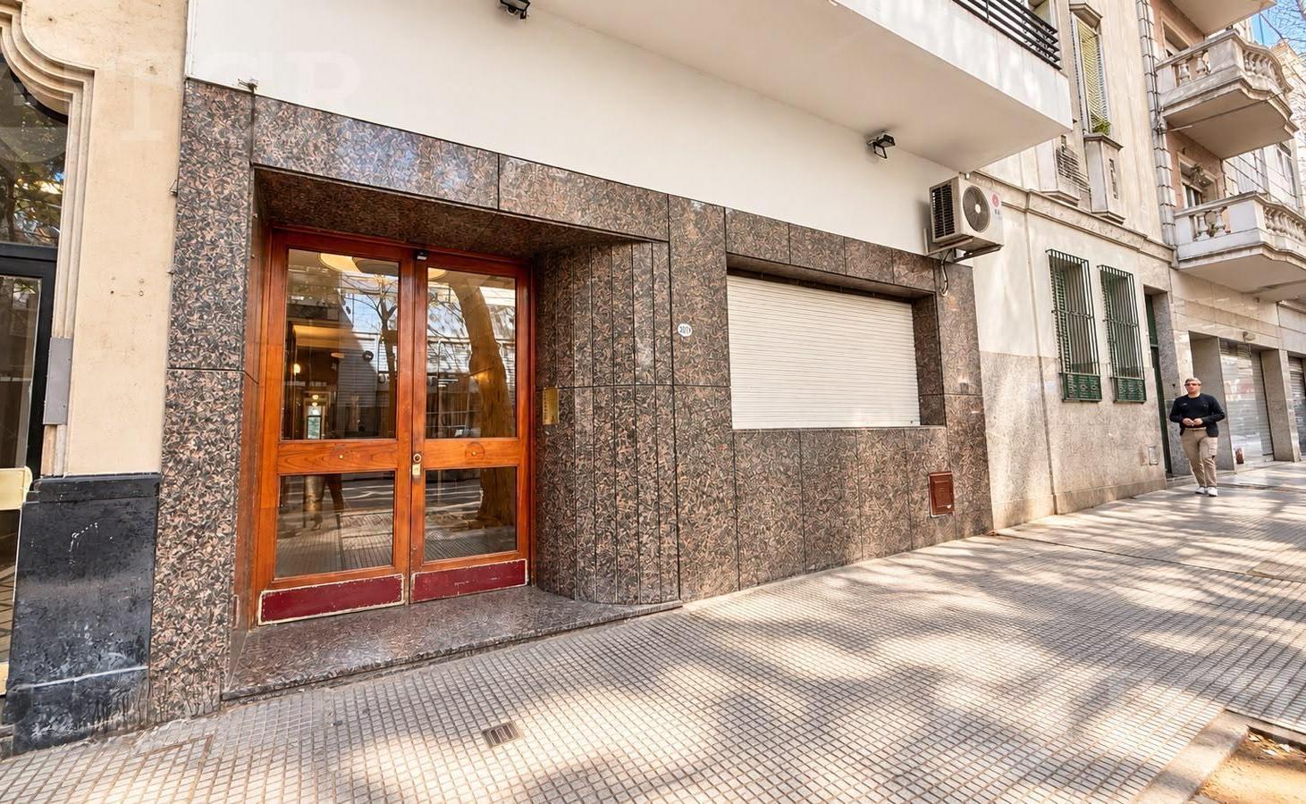 Foto de Departamento 3 ambientes con dependencia y balcón corrido – Balvanera, imagen 2