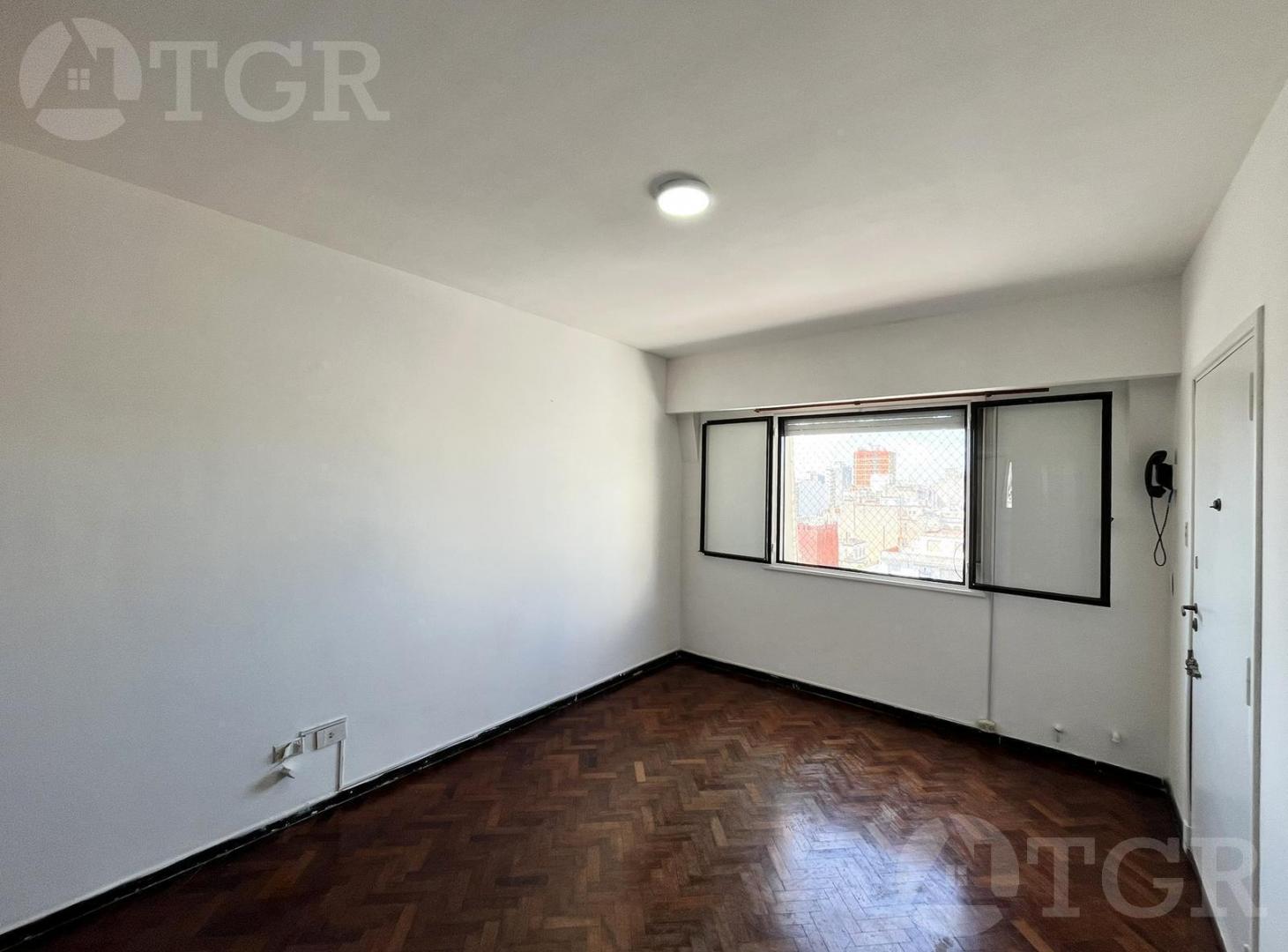 Foto de Venta departamento un ambiente zona UADE - UAI, imagen 2