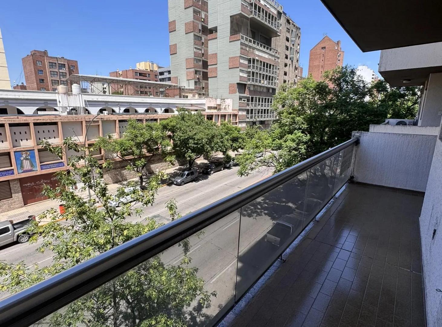 NUEVA CÓRDOBA DPTO 3 DORMITORIOS Y 3 BAÑOS ZONA PATIO OLMOS C/COCHERA
$ 1.200.000