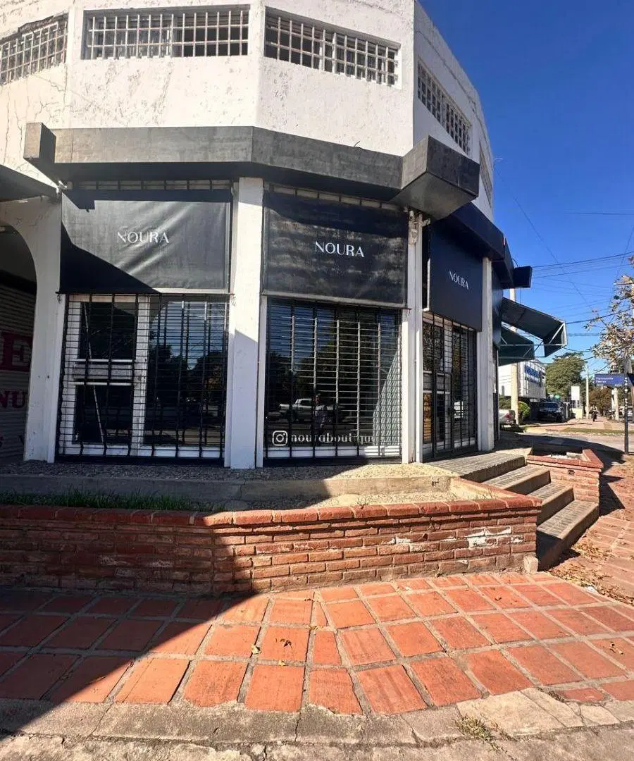 RECTA MARTINOLI LOCAL 16 M2 EXCELENTE ESQUINA CON GRAN VIDRIERA
$ 700.000 1