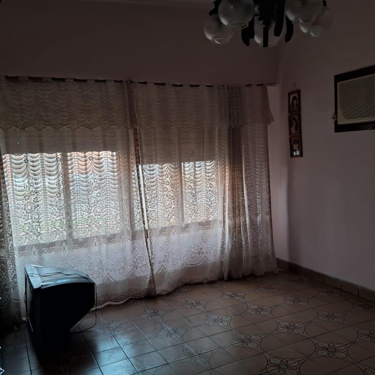 OPORTUNIDAD BAJO EL PRECIO Casa 4 ambientes, en excelente zona apta credito