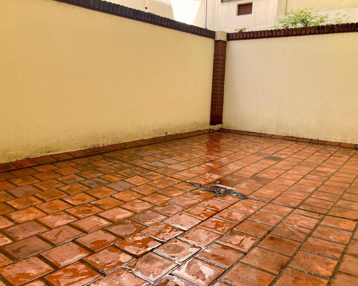 Departamento de 2 ambientes con amplia terraza contra frente muy buena ubicacion