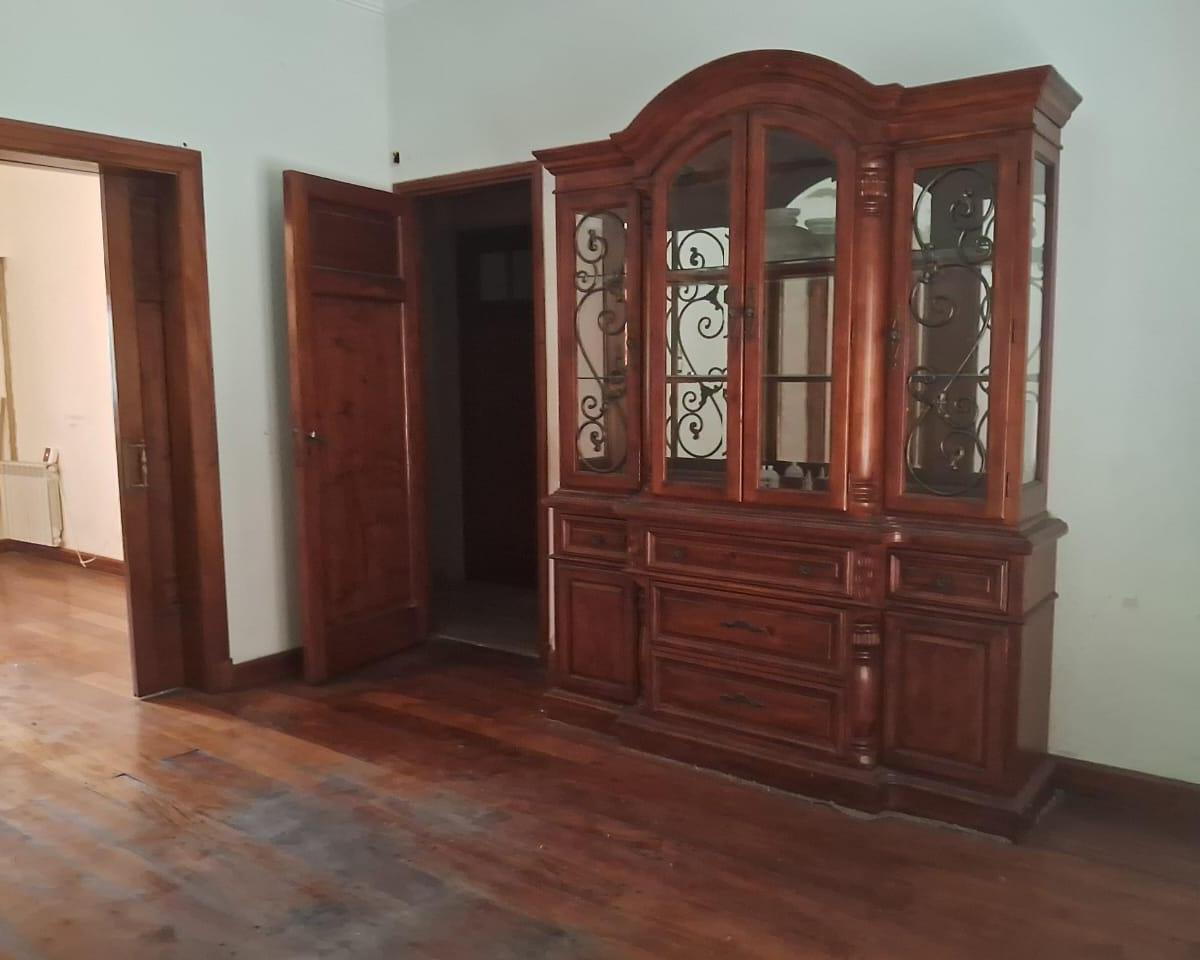 Casa 4 ambientes totalmente reciclada a nueva. casi sin uso