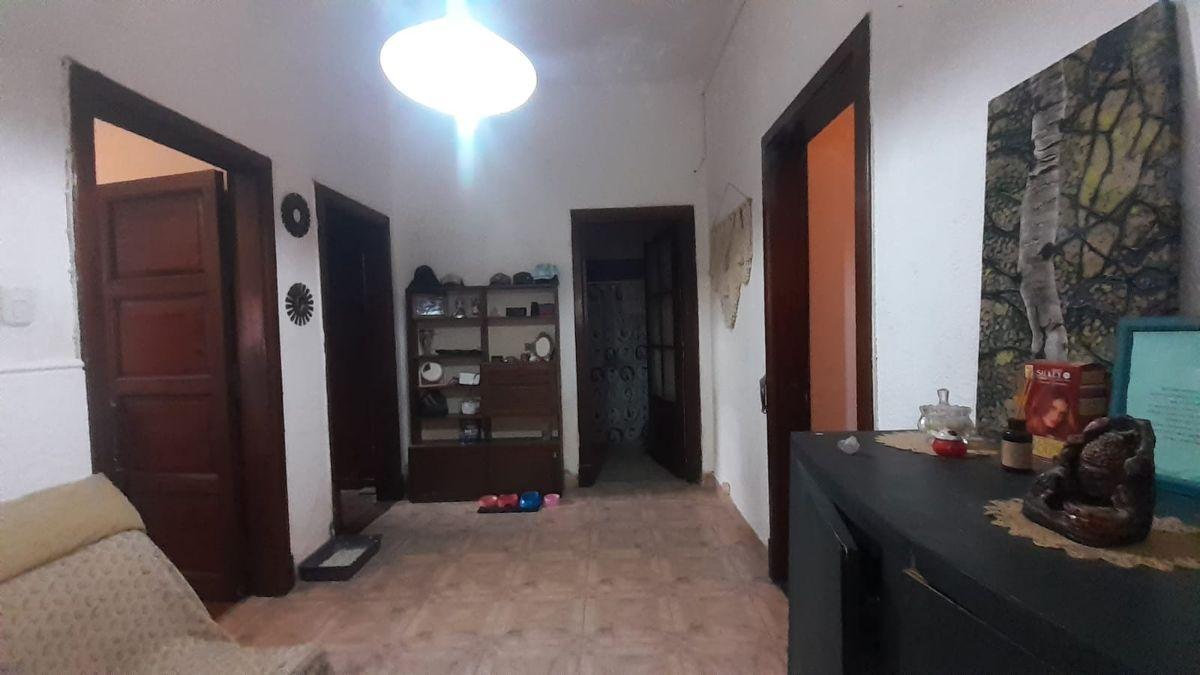 Ph interno de 5 ambientes con patio y terraza