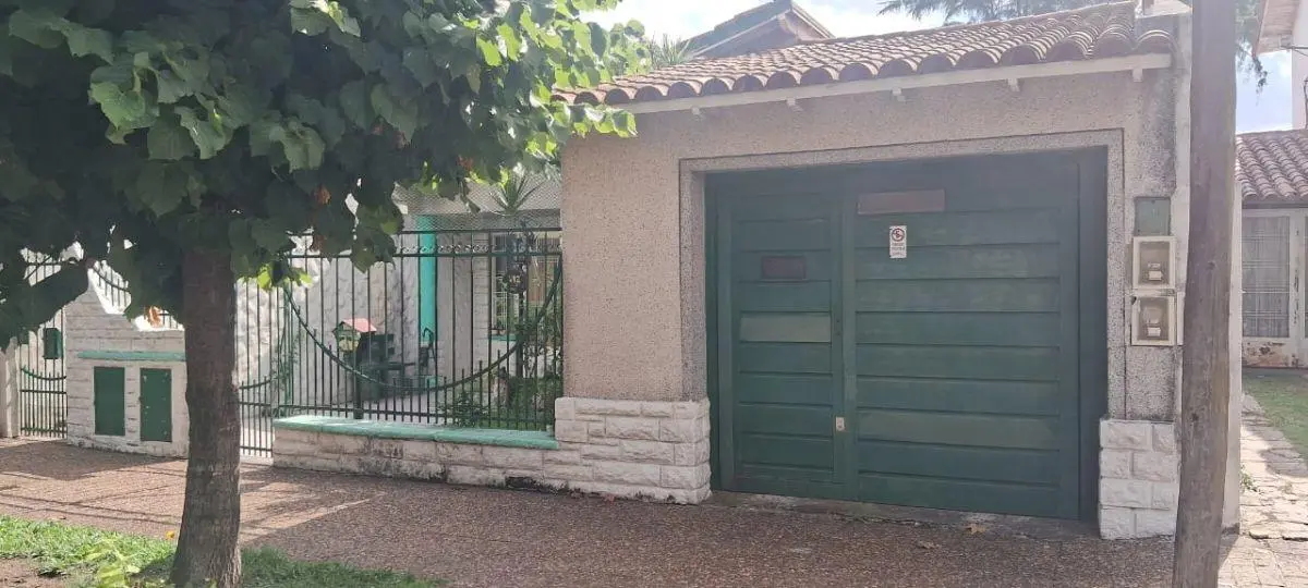 Muy lindo ph al frente totalmente independiente, en muy linda zona 3
