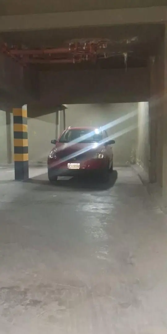 cochera centrica a una cuadra de av de Mayo 5