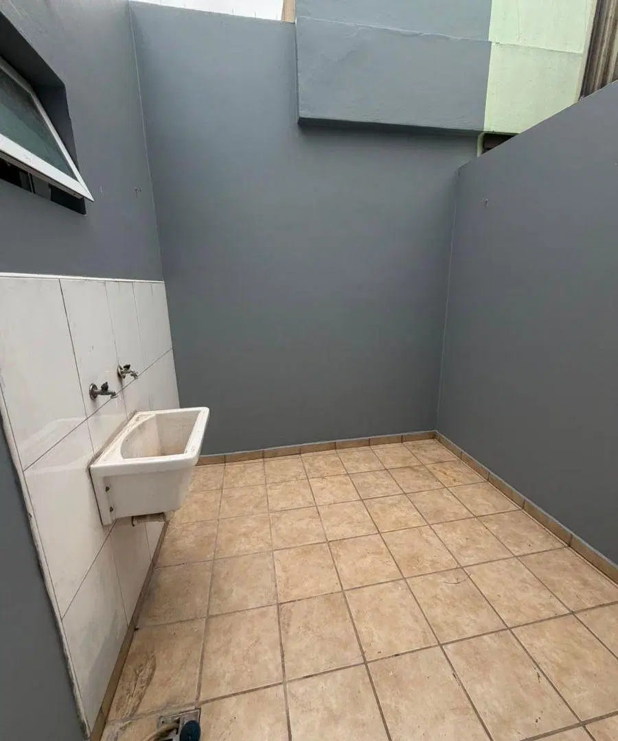 Departamento de 1 ambiente al frente con patio sin expensas 5