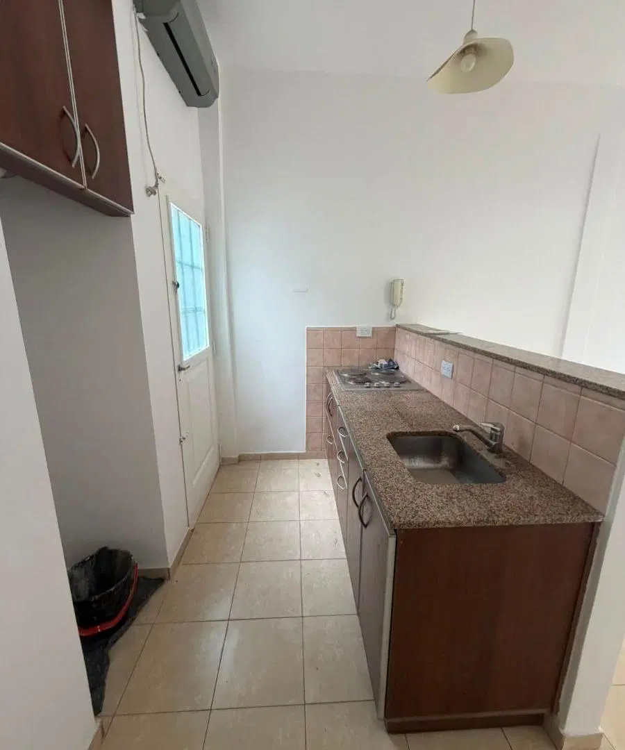 Departamento de 1 ambiente al frente con patio sin expensas 3