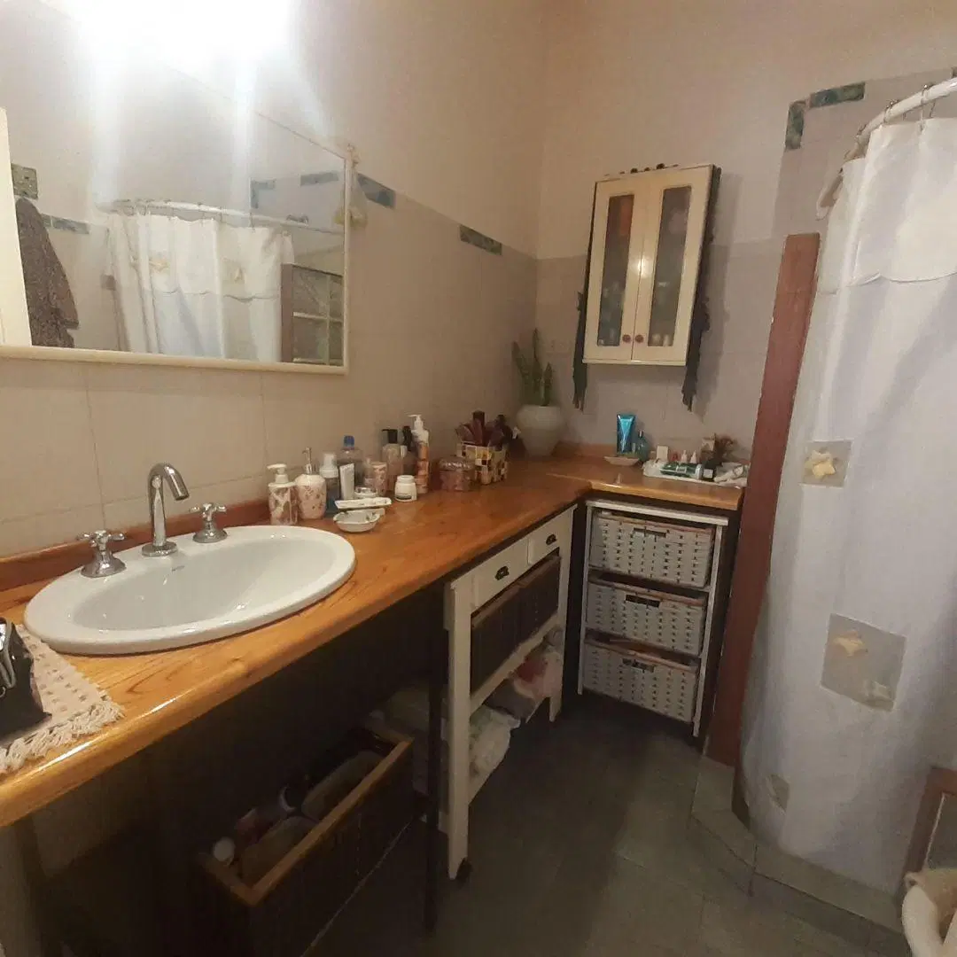 Retasada, bajo el precio oportunidad Muy buena ubicacion. Semi piso en primer 4 ambientes 8