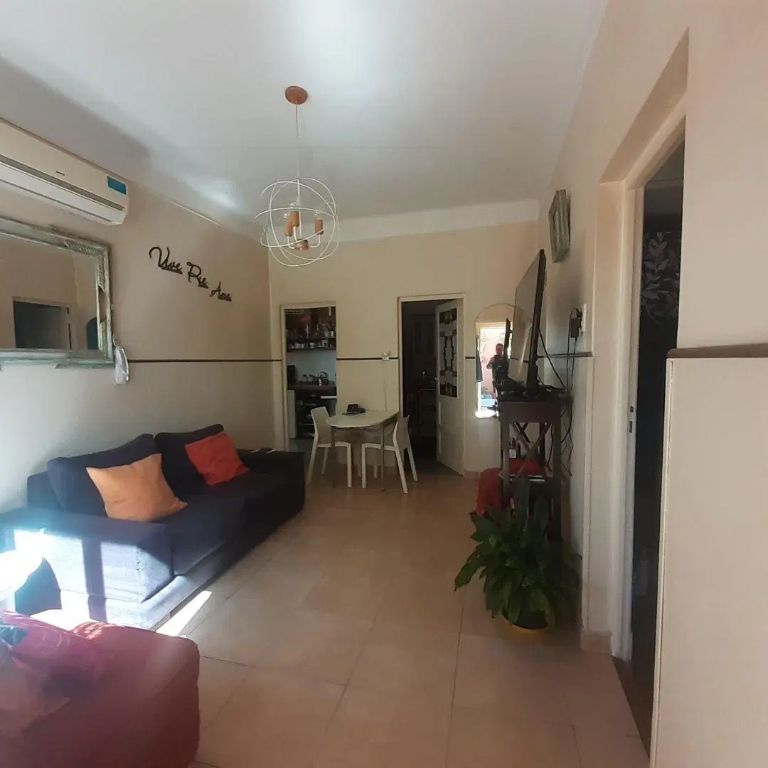 Retasada, bajo el precio oportunidad Muy buena ubicacion. Semi piso en primer 4 ambientes 1