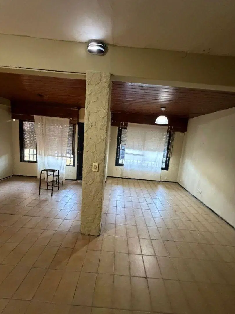 Casa tipo PH tres ambientes en San Justo con patio 8