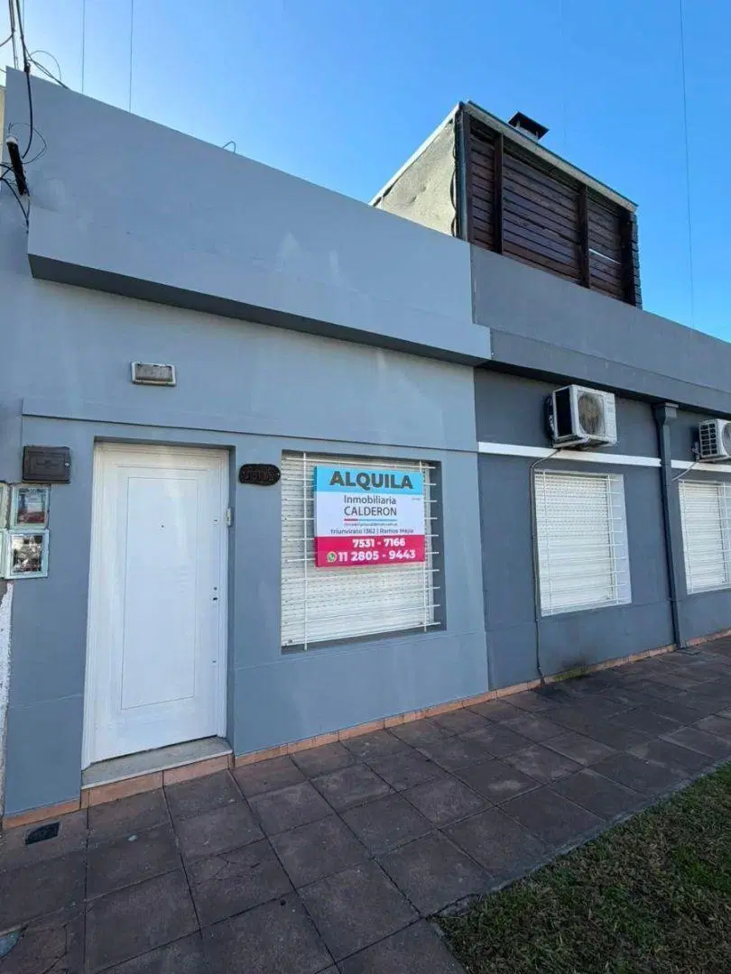 Departamento de 1 ambiente al frente con patio sin expensas 3
