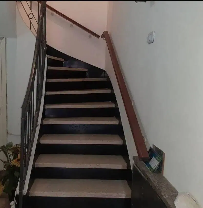 Muy amplio piso en 2 niveles 2