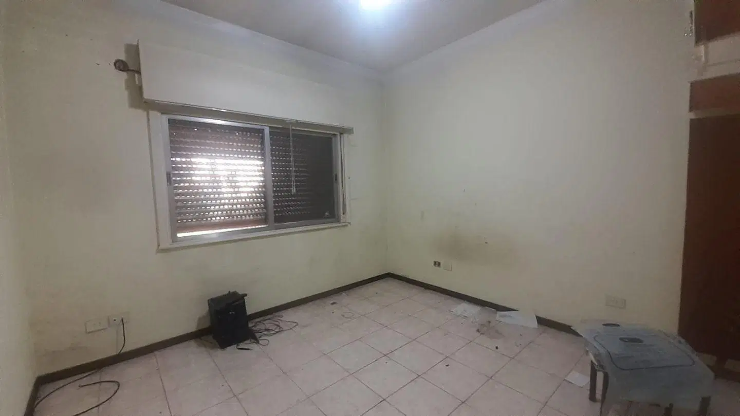 casa 5 ambientes con parque, parrilla galeria y pileta 8