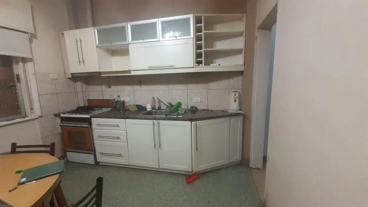 casa 5 ambientes con parque, parrilla galeria y pileta 3
