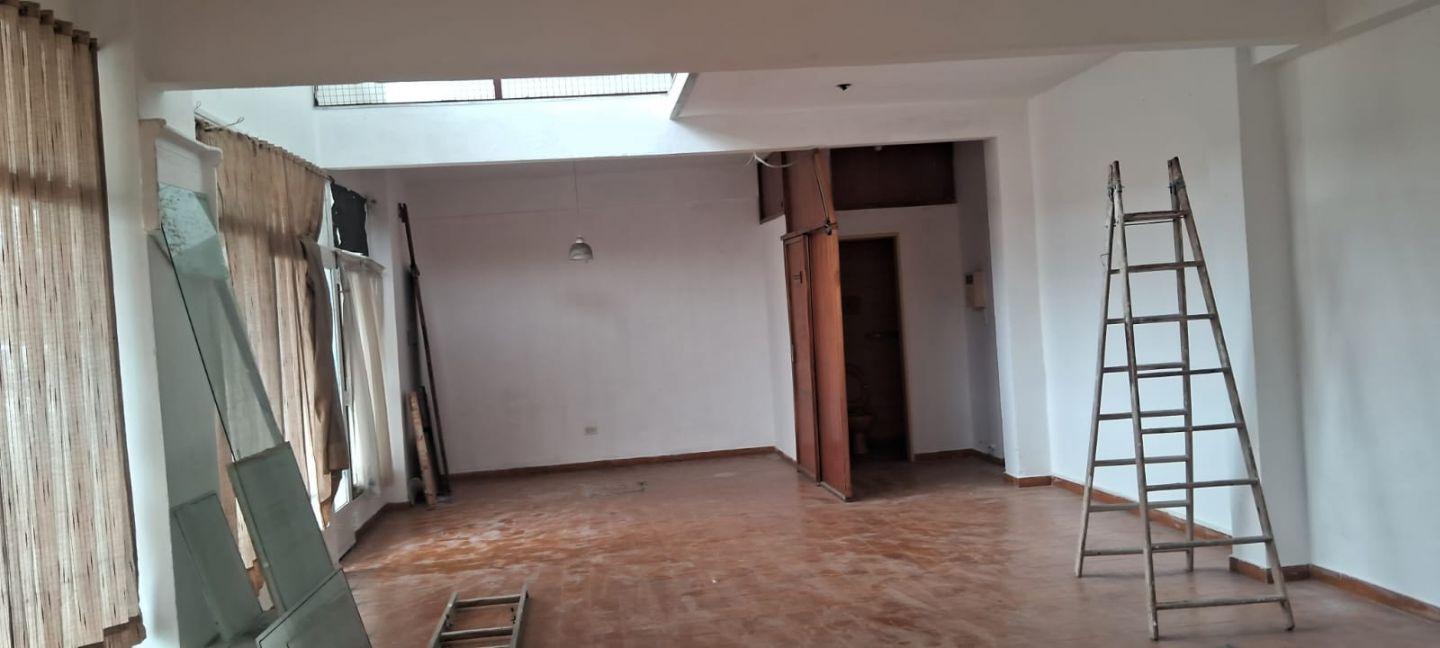 Foto de Local En Av pte. Peron y La Paz, imagen 2