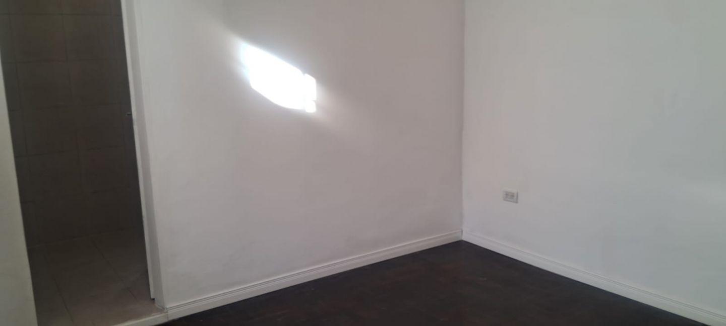 Foto de Departamento 2 ambientes con patio con Cochera Sin expensas, imagen 4