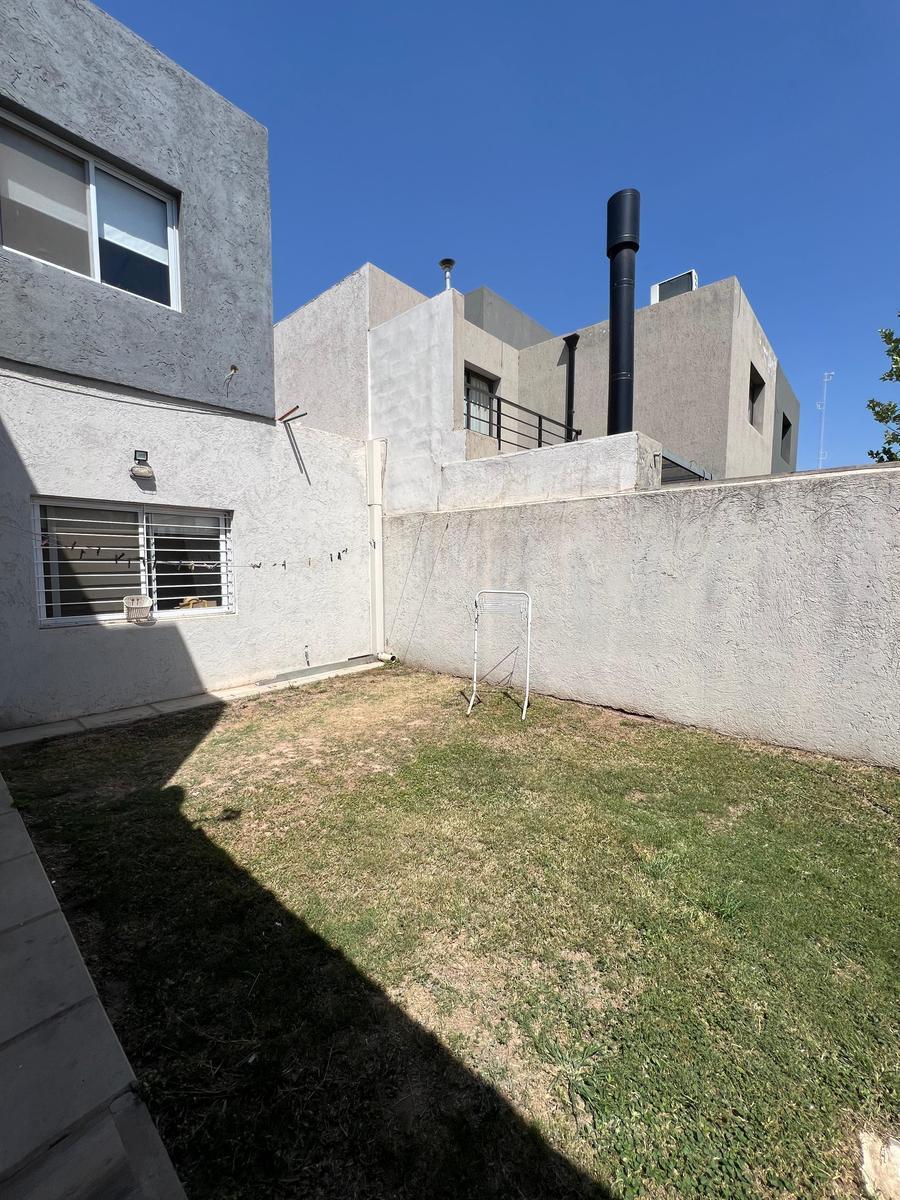 Duplex en Venta, 3 Dor C/patio y Cochera - Claros del Bosque 2