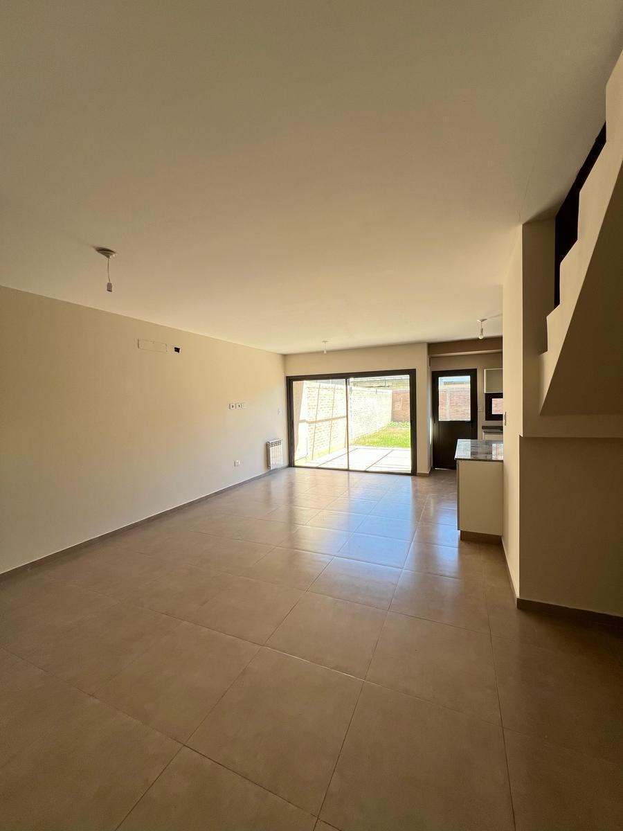 Duplex 3 Dor C/patio y Cochera - Claros del Bosque 1